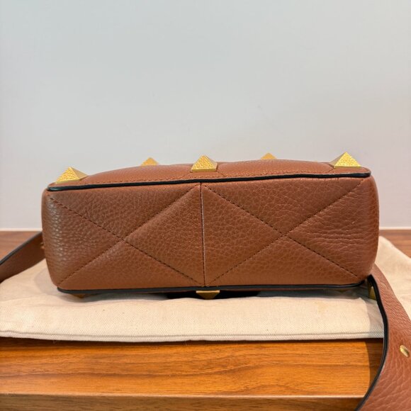 Valentino Rockstud Shoulder Bag in Cognac Brown with Gold Rockstuds - Picture 4 of 12